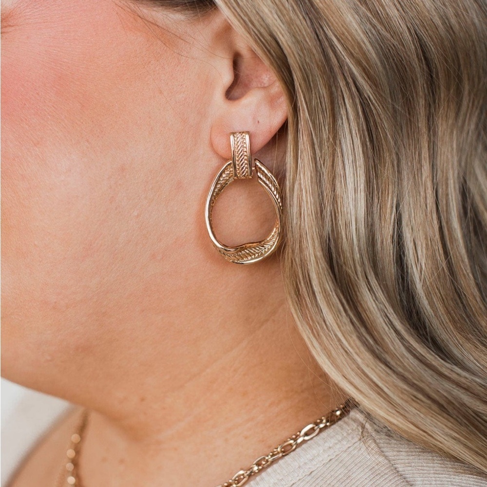 NEW IN BAG Gold plated dangle earrings - Picture 2 of 4